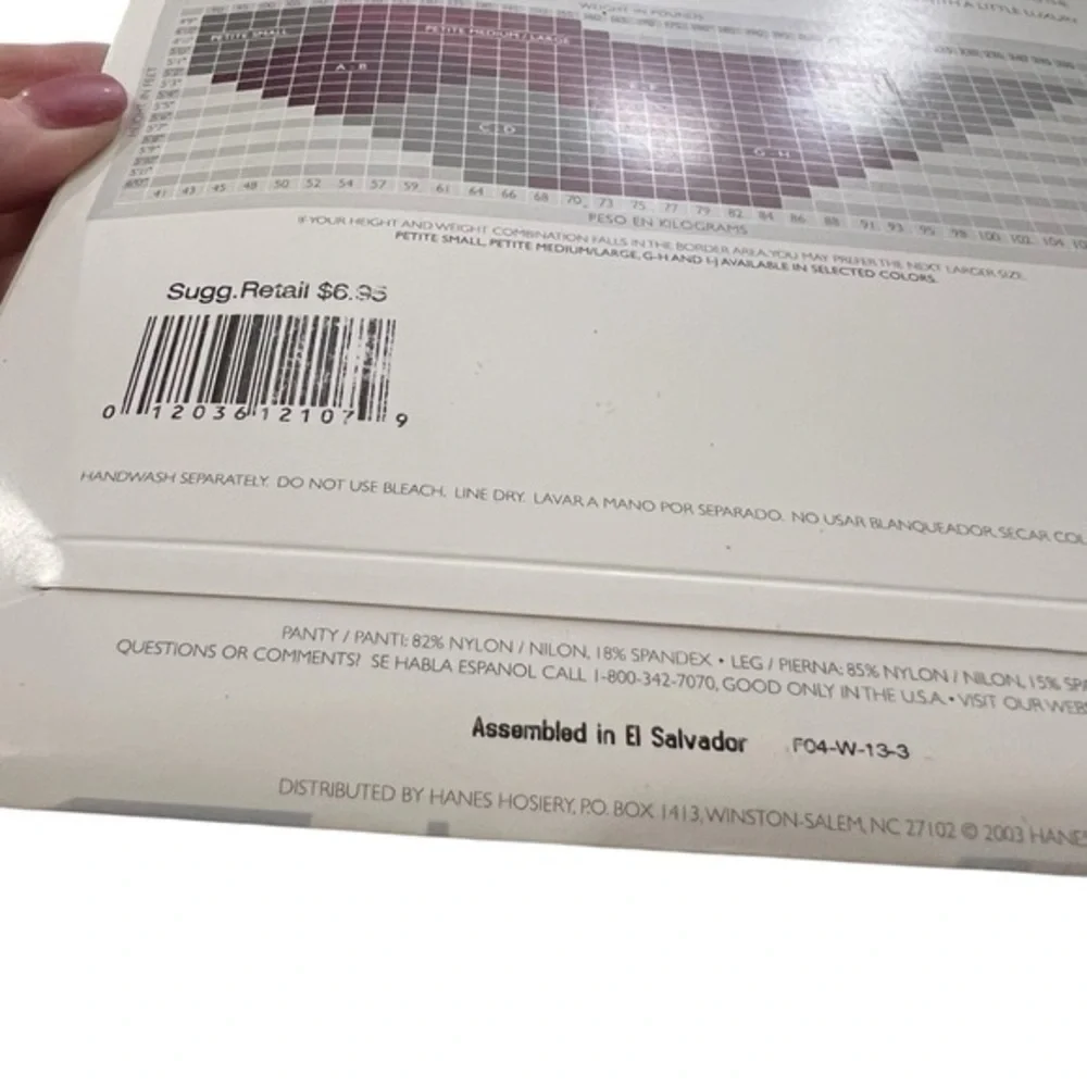Hanes Silk‎ Reflections Pantyhose Control Top Sandalfoot Toe Style 717 EF Taupe